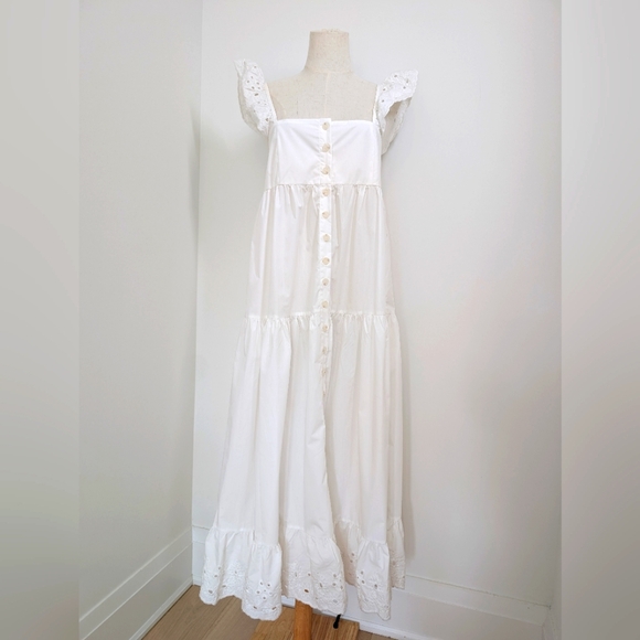 En Saison Dresses & Skirts - En Saison White Maxi Dress